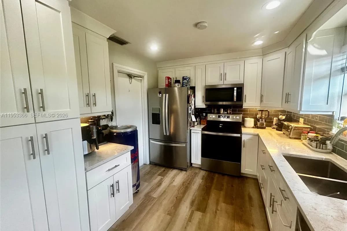 401 NW 83rd Way, Pembroke Pines FL 33024