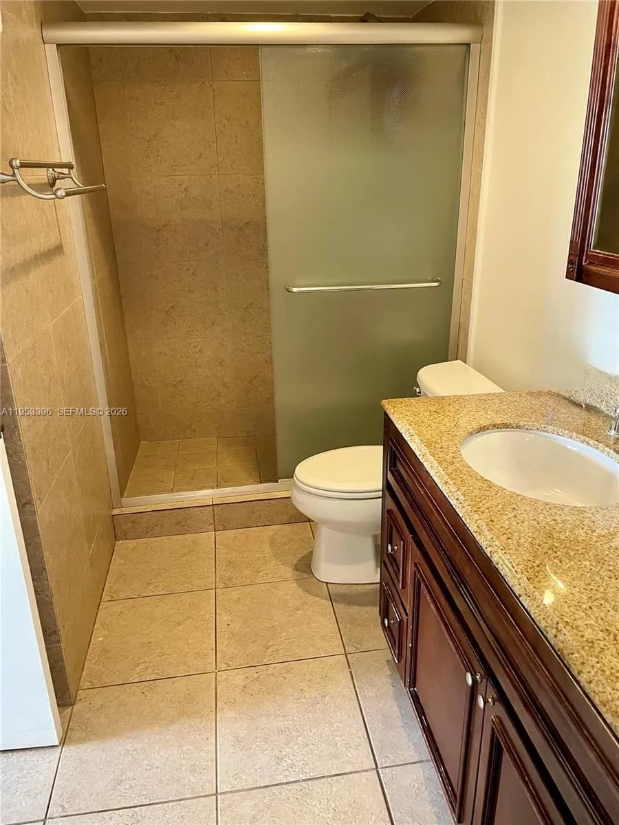 240 Lakeview Dr # 308, Weston FL 33326