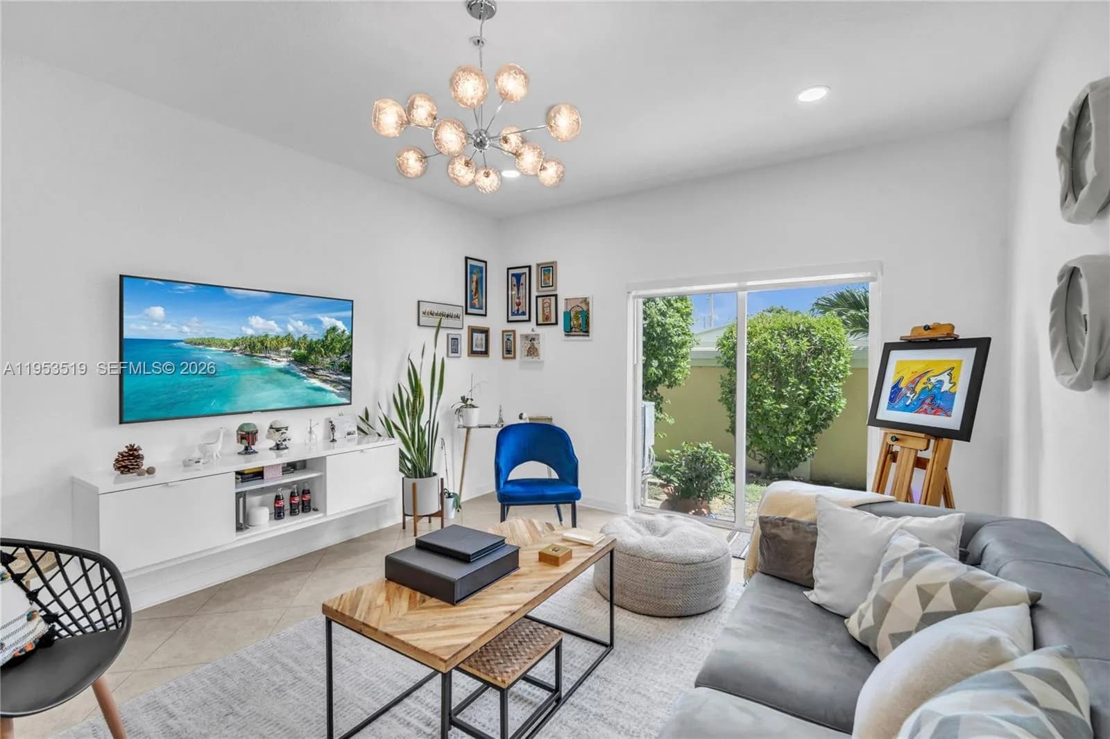 2 bedroom 2 bath for sale at 121 NW 2nd Ave # 4, Hallandale Beach FL 33009