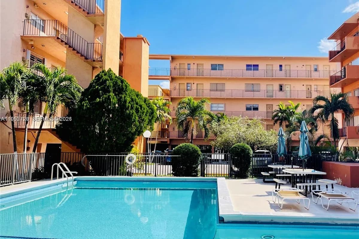 1950 W 54th St # 316, Hialeah FL 33012