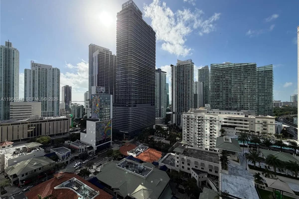 55 SW 9th St # 1705, Miami FL 33130