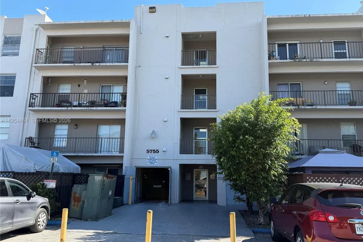 5755 W 20th Ave # 308, Hialeah FL 33012