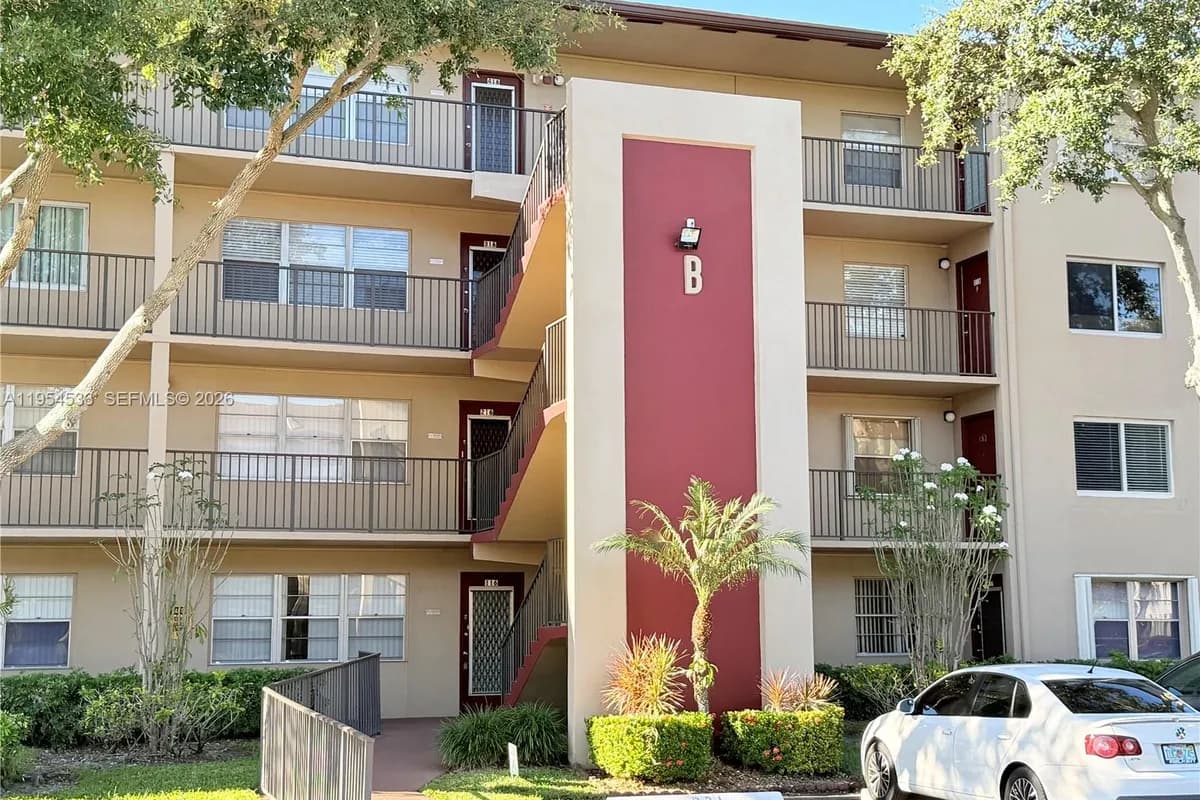 850 SW 133rd Ter # 416B, Pembroke Pines FL 33027