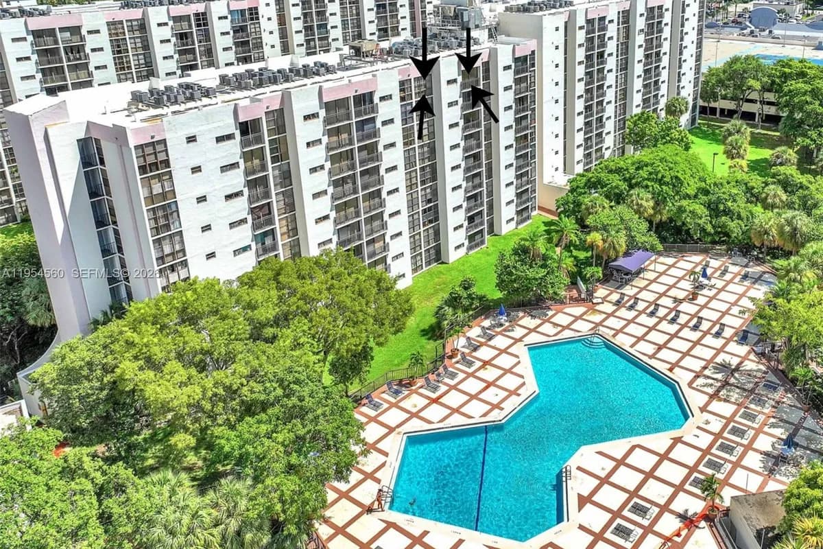 17011 N Bay Rd # 912, Sunny Isles Beach FL 33160