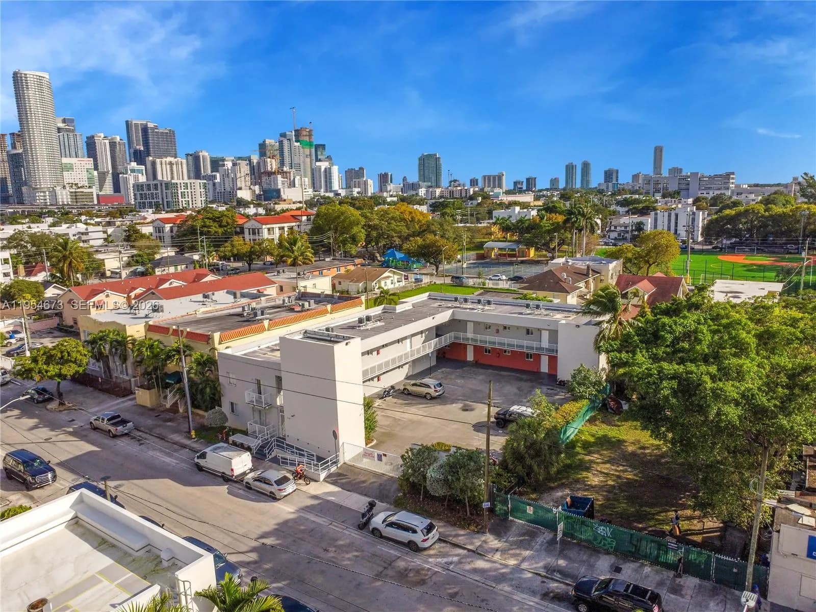 750 SW 2nd St, Miami FL 33130