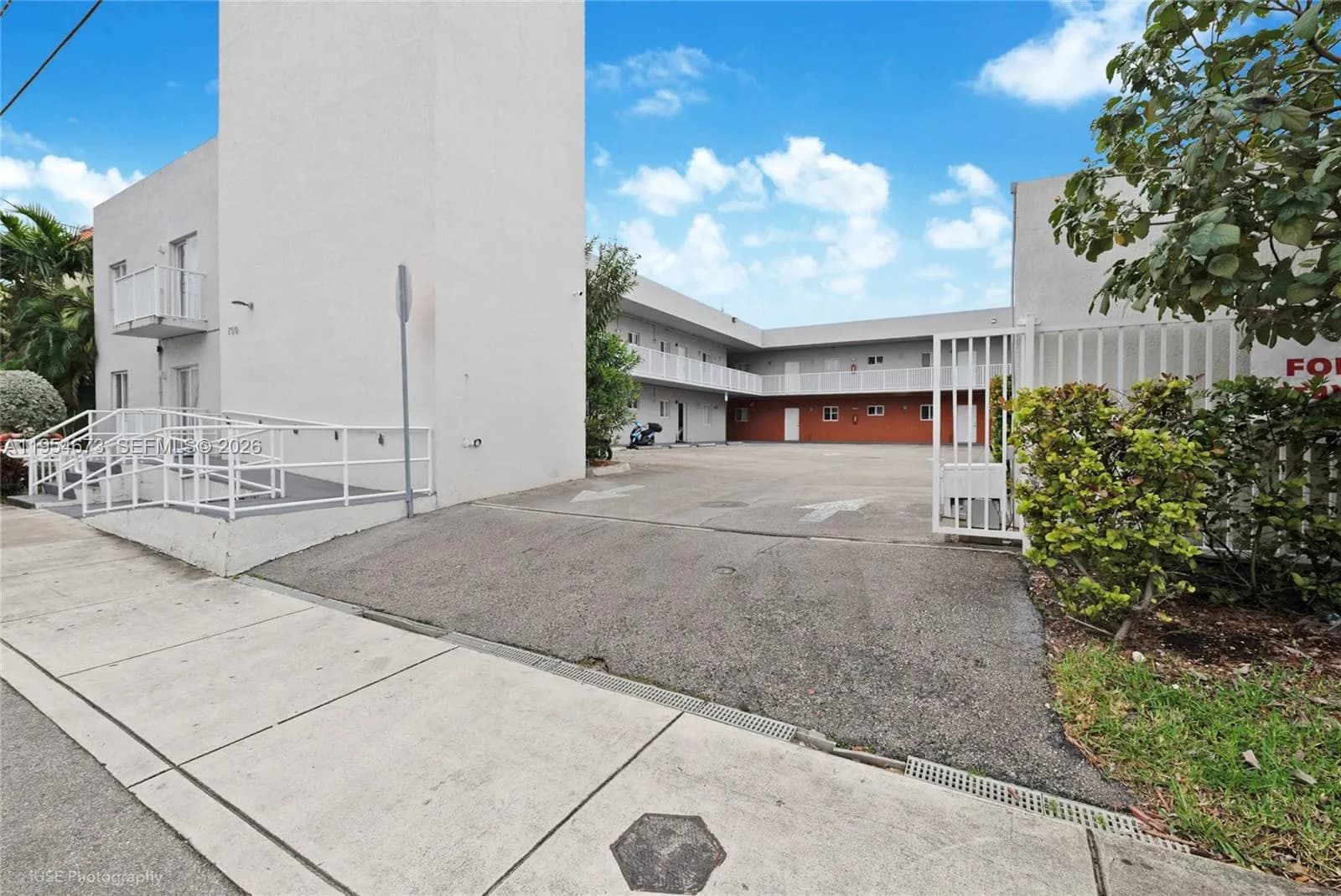 750 SW 2nd St, Miami FL 33130