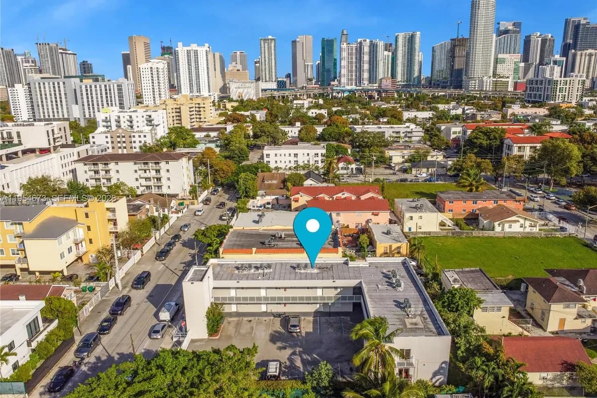 750 SW 2nd St, Miami FL 33130