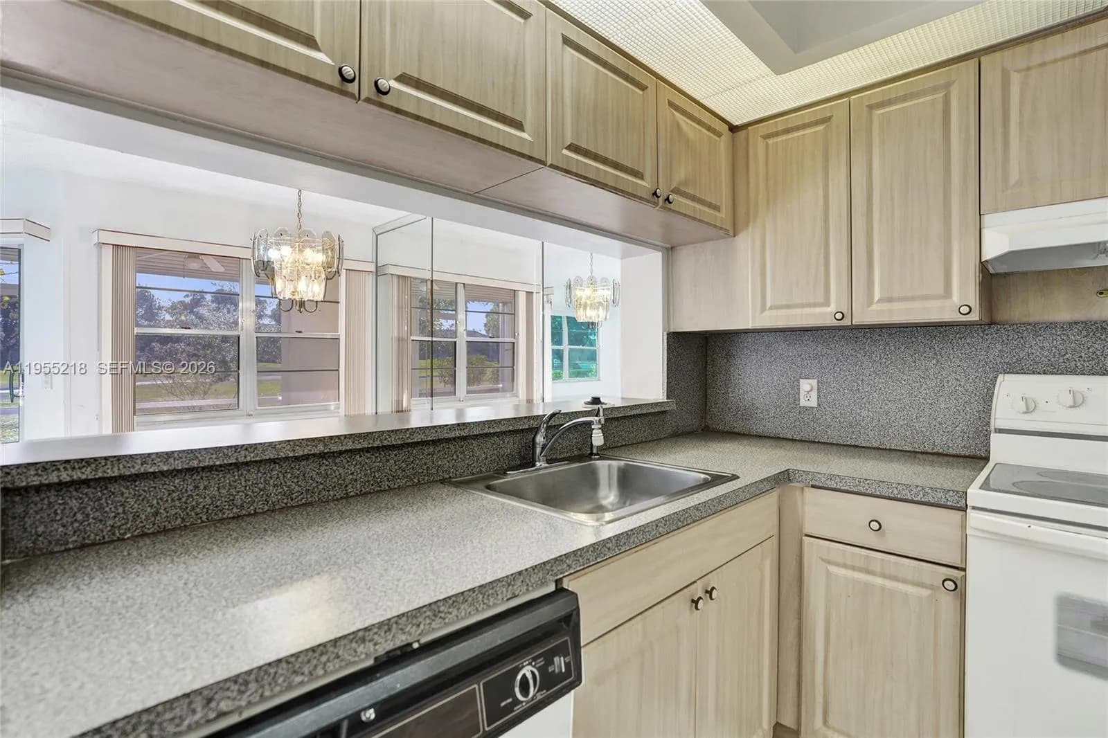 900 SW 128th Ave # 103D, Pembroke Pines FL 33027