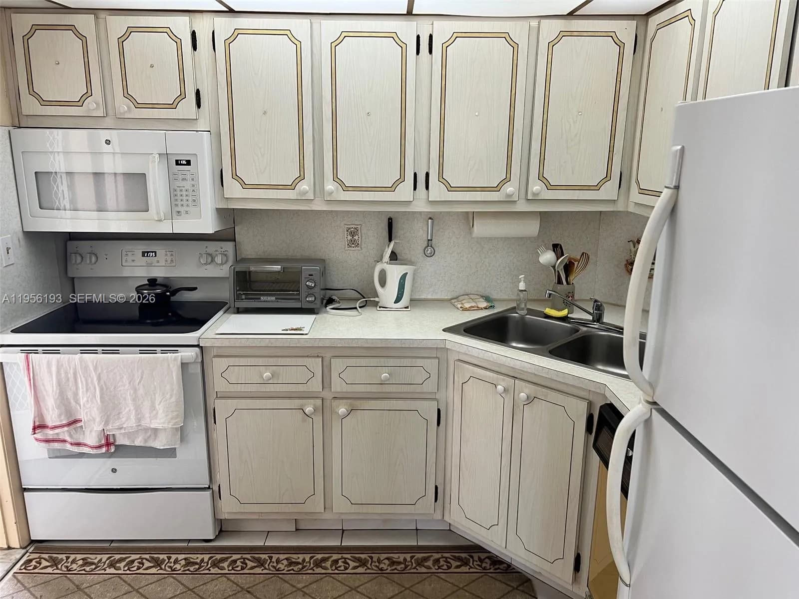 1720 Jefferson St # 410, Hollywood FL 33020