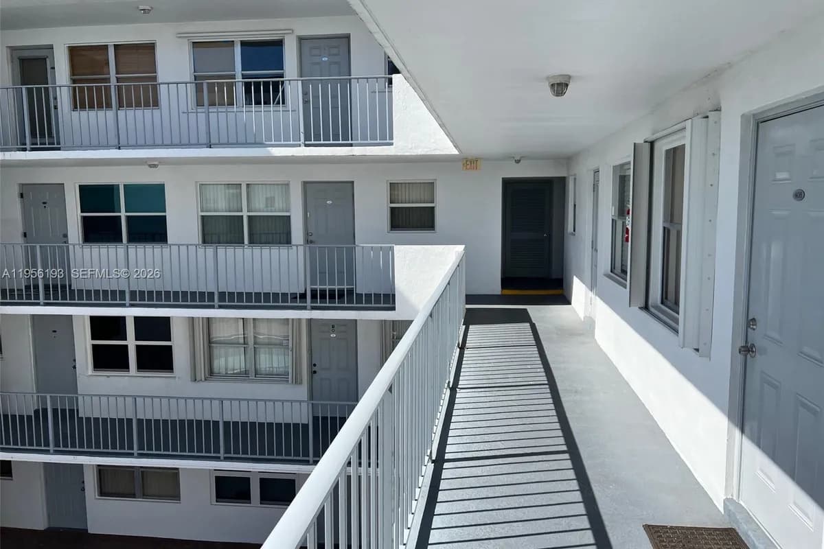 1720 Jefferson St # 410, Hollywood FL 33020