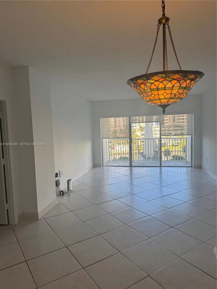 300 Bayview Dr # 501, Sunny Isles Beach FL 33160