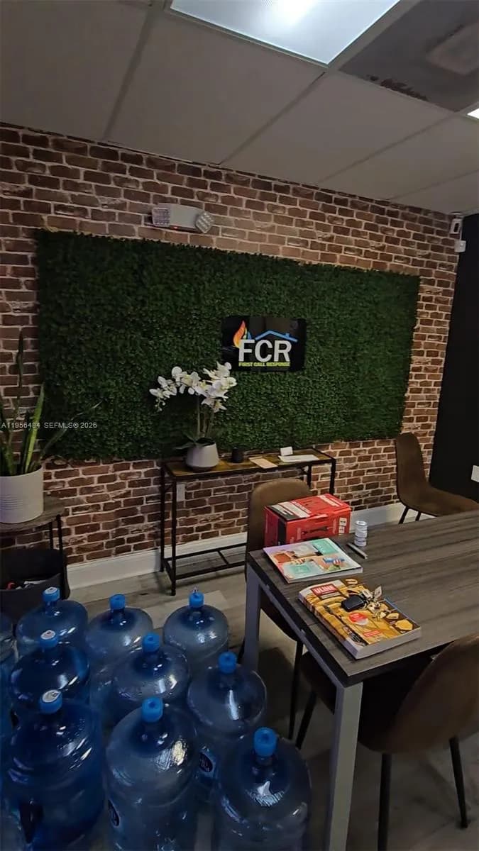 10072 NW 50th St, Sunrise FL 33351