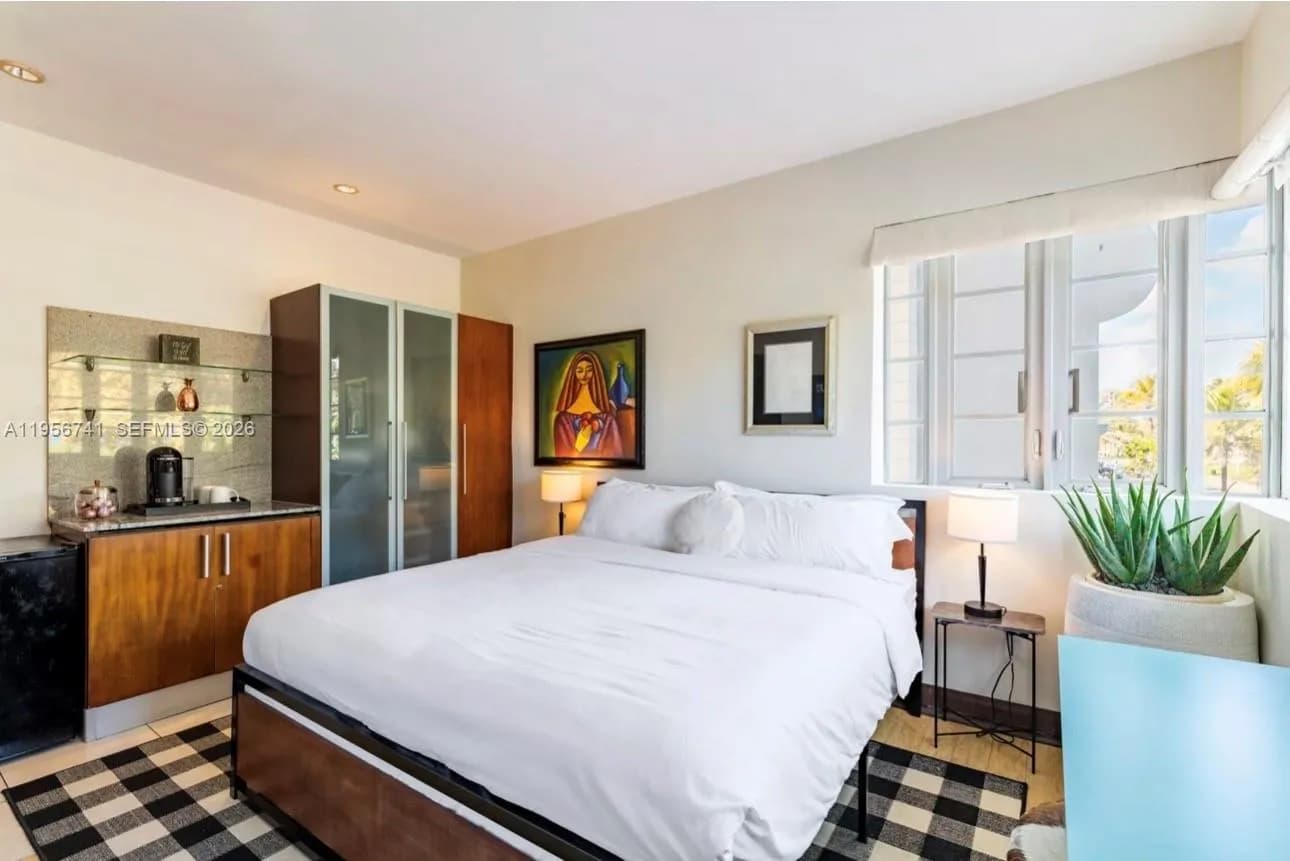 1036 Ocean Dr # B201, Miami Beach FL 33139