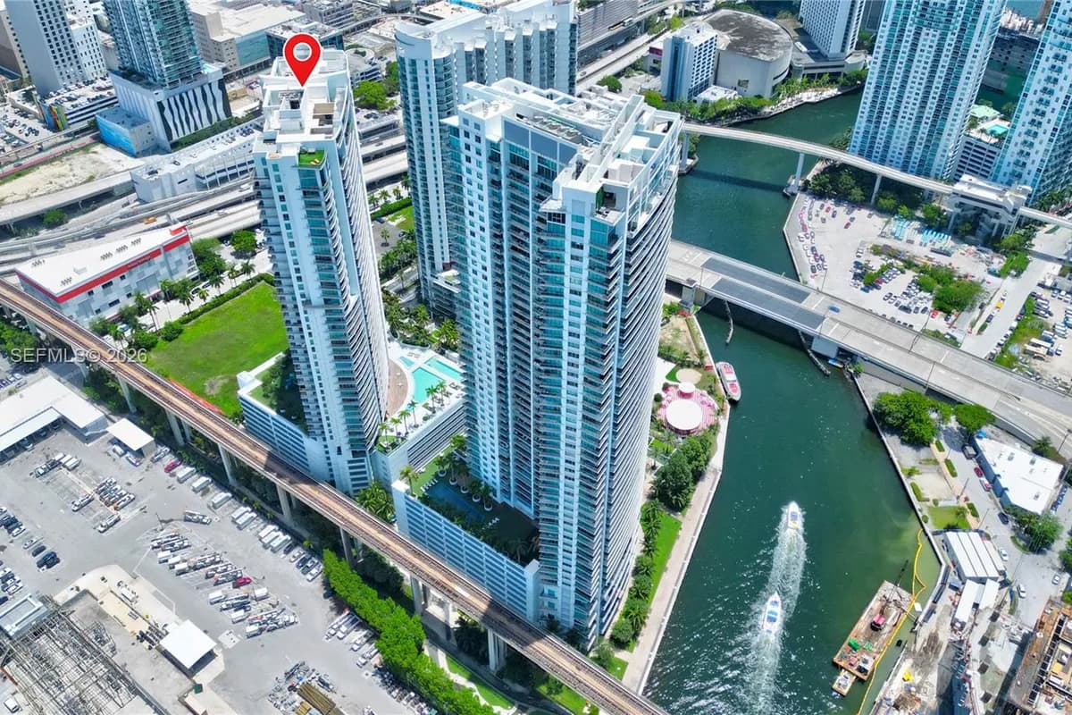 90 SW 3rd St # 10, Miami FL 33130