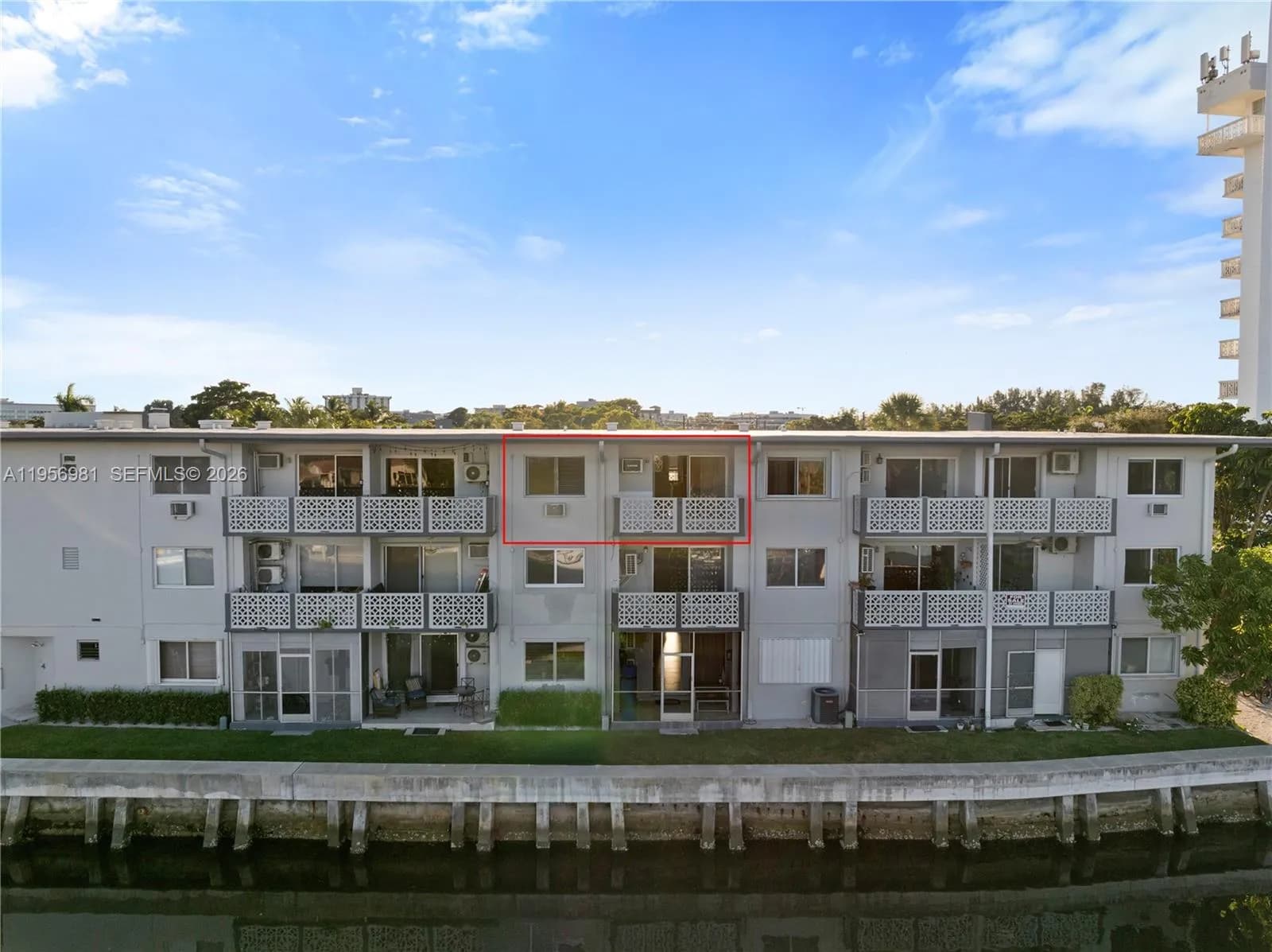 13105 Ixora Ct # 302, North Miami FL 33181