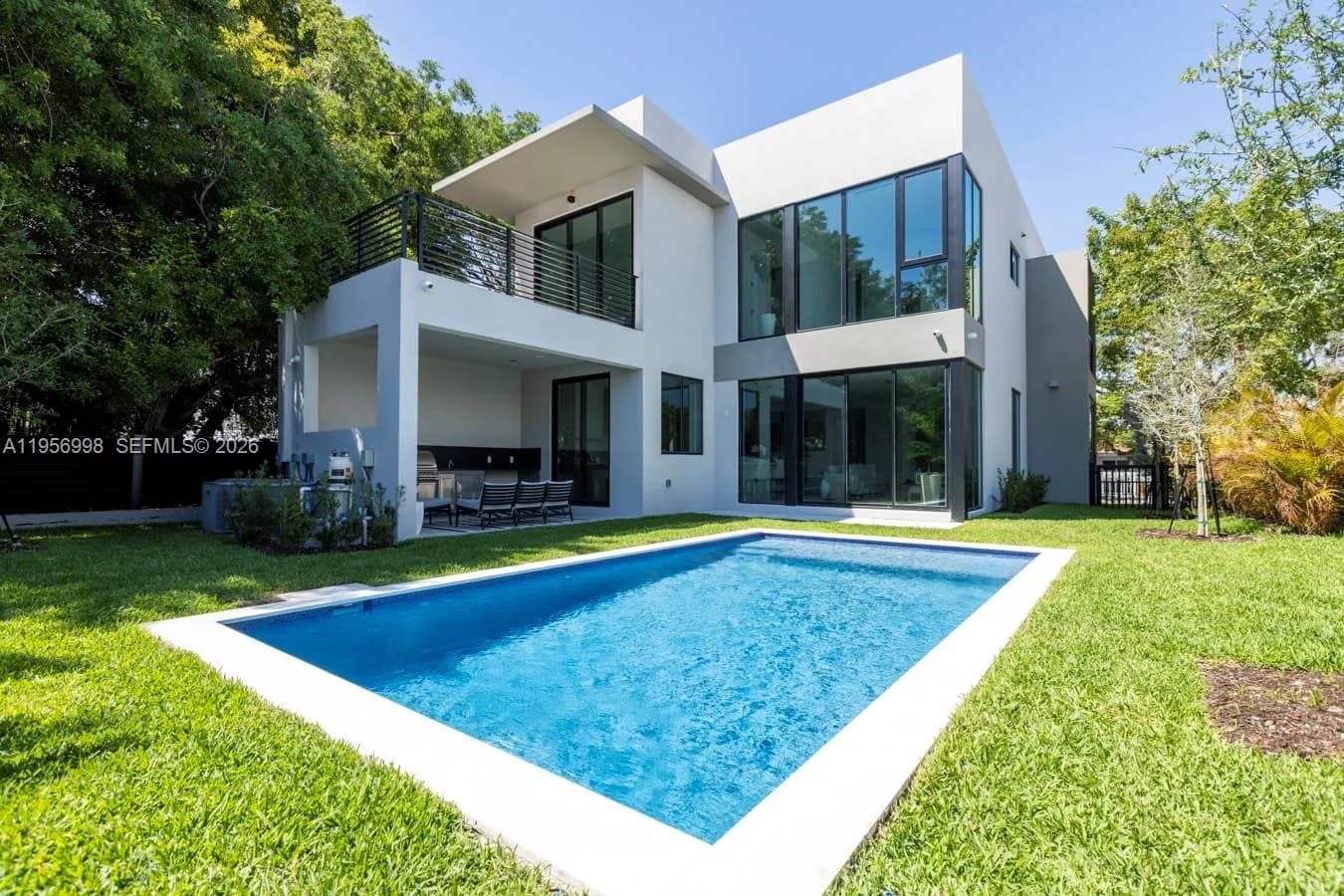 4 bedroom 3 bath for sale at 3200 Thomas Ave, Miami FL 33133