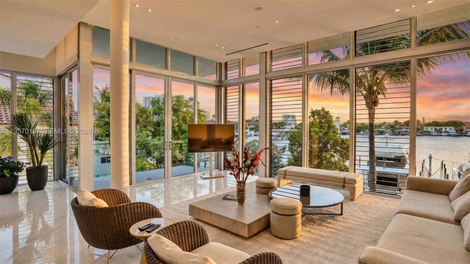 4 bedroom 4 bath for sale at 3750 Yacht Club Dr, Aventura FL 33180