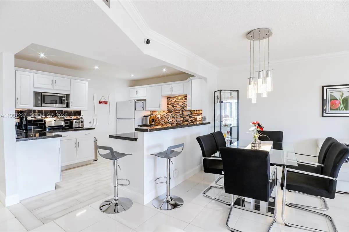 4751 NW 21st St # 401, Lauderhill FL 33313