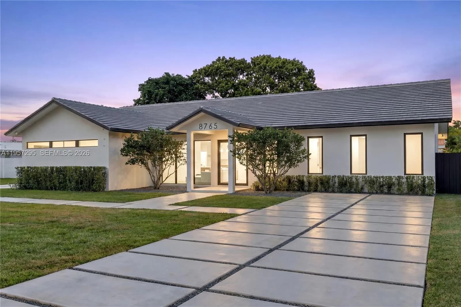 8765 SW 175th St, Palmetto Bay FL 33157