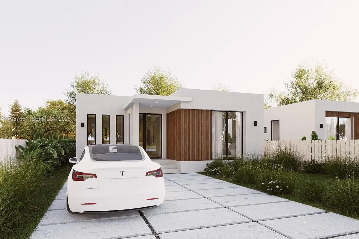 2665 Johnson St, Hollywood FL 33020