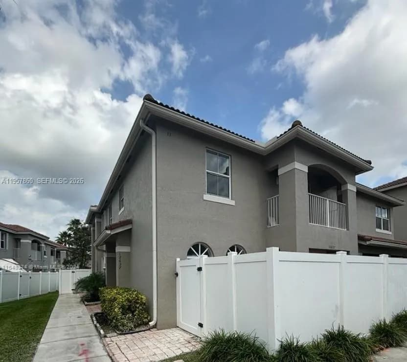 12637 SW 54th St, Miramar FL 33027