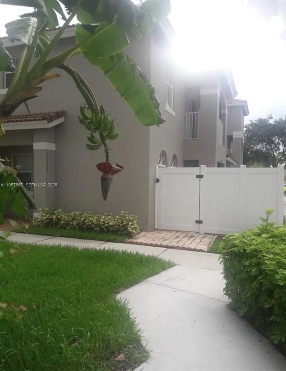 12637 SW 54th St, Miramar FL 33027