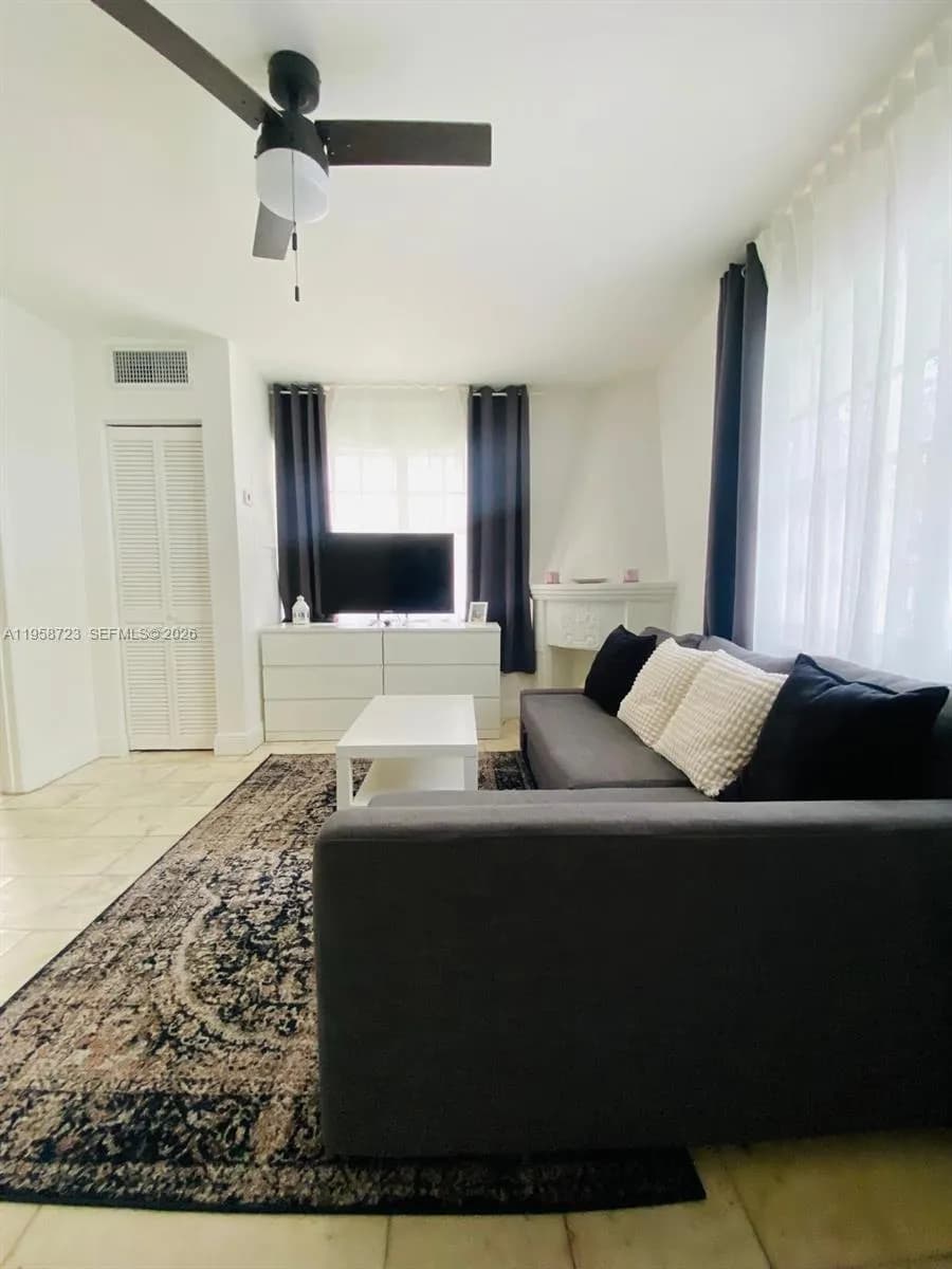 1526 Pennsylvania Ave # 2, Miami Beach FL 33139