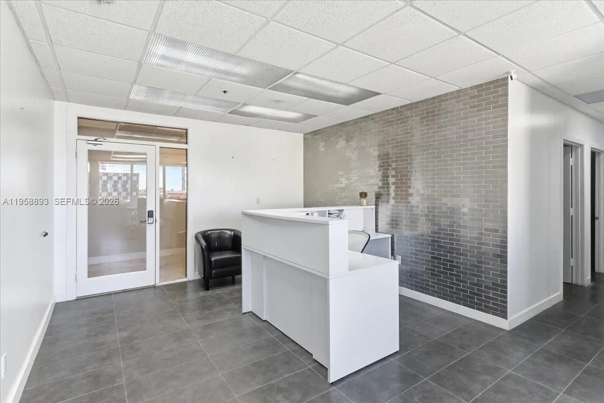 150 SE 2nd Ave # 904, Miami FL 33131