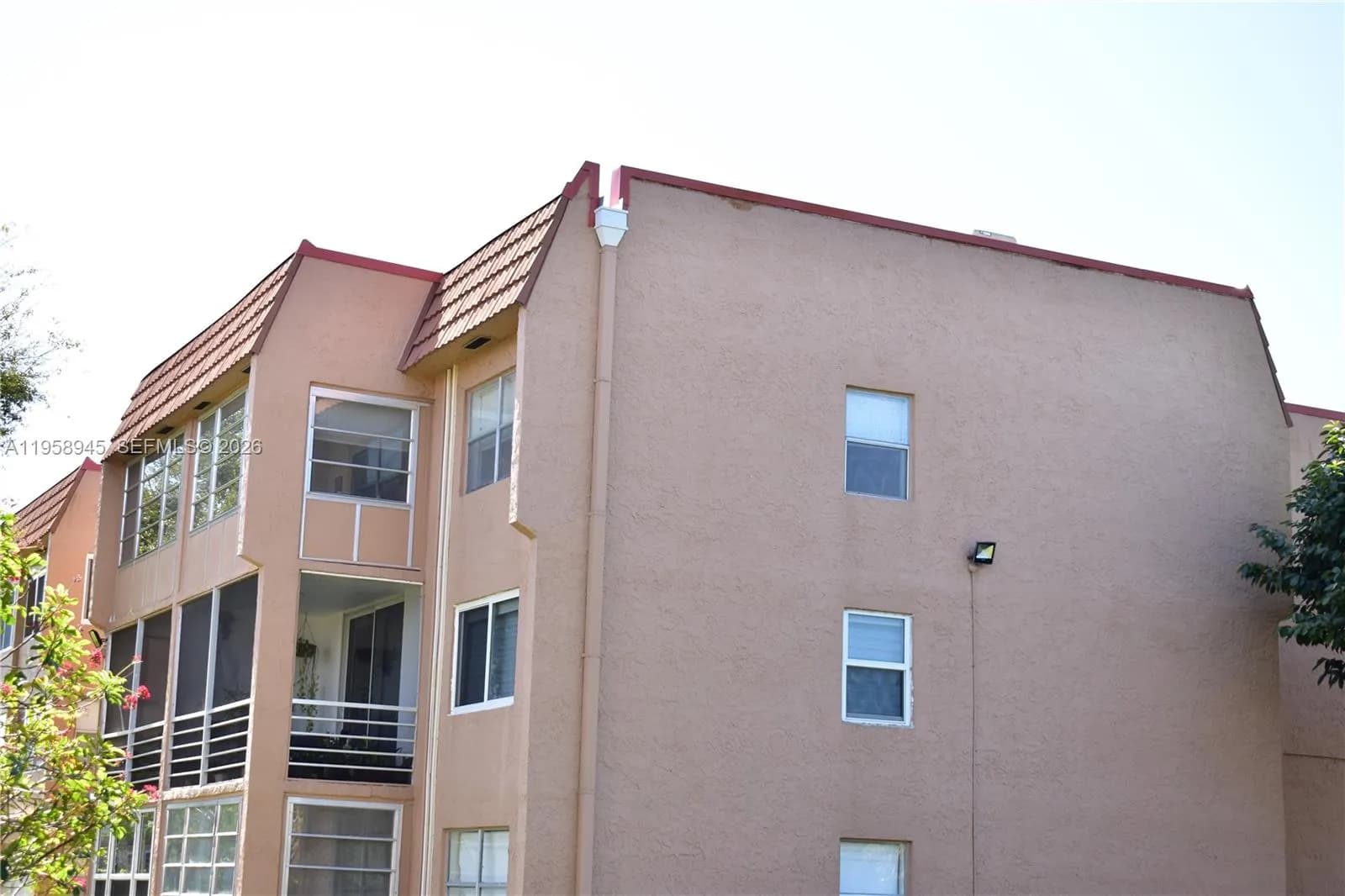 9801 Sunrise Lakes Blvd # 301, Sunrise FL 33322