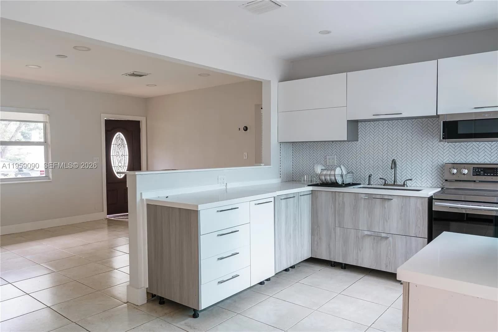 2842 Jackson St, Hollywood FL 33020