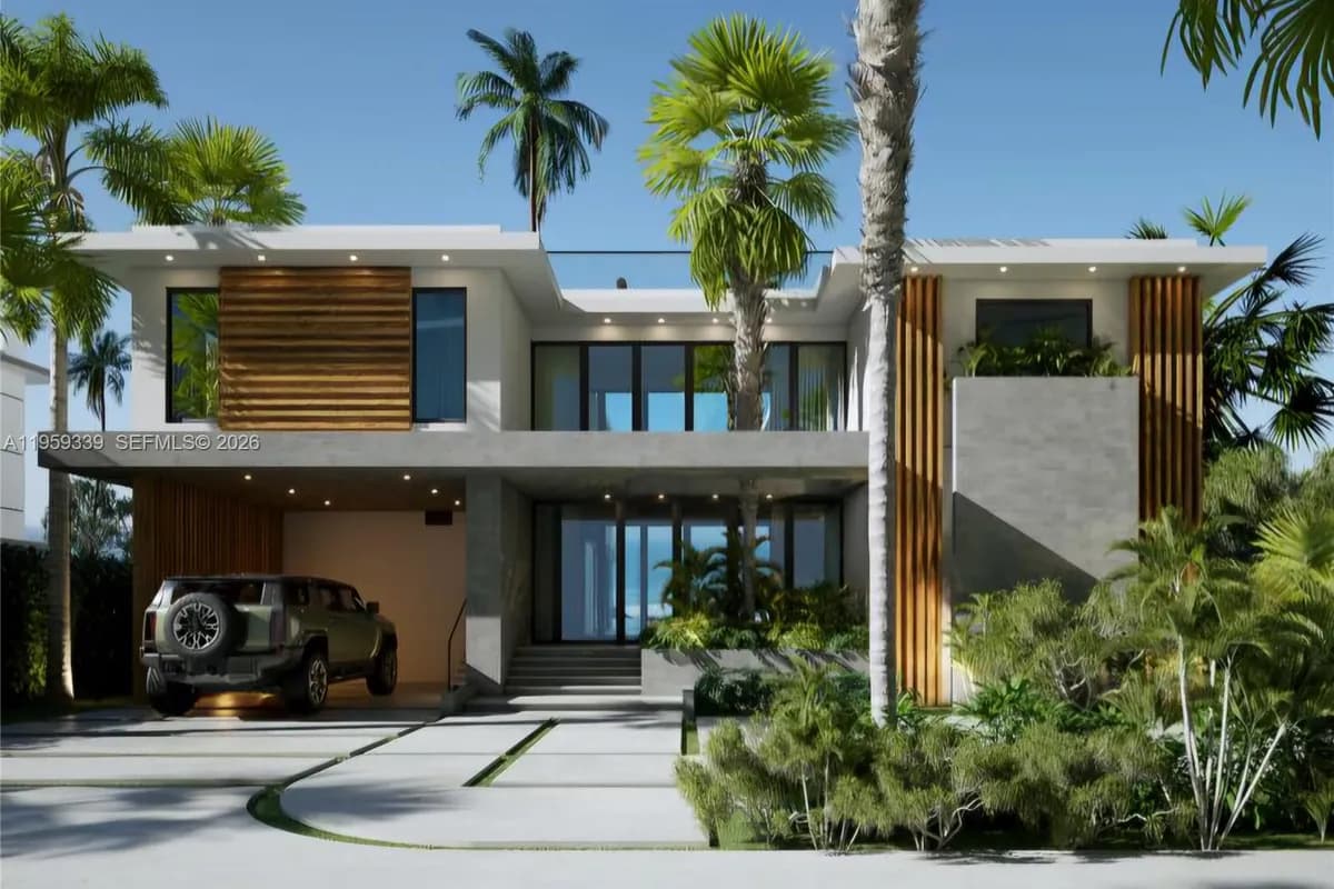 910 N Venetian Dr, Miami FL 33139