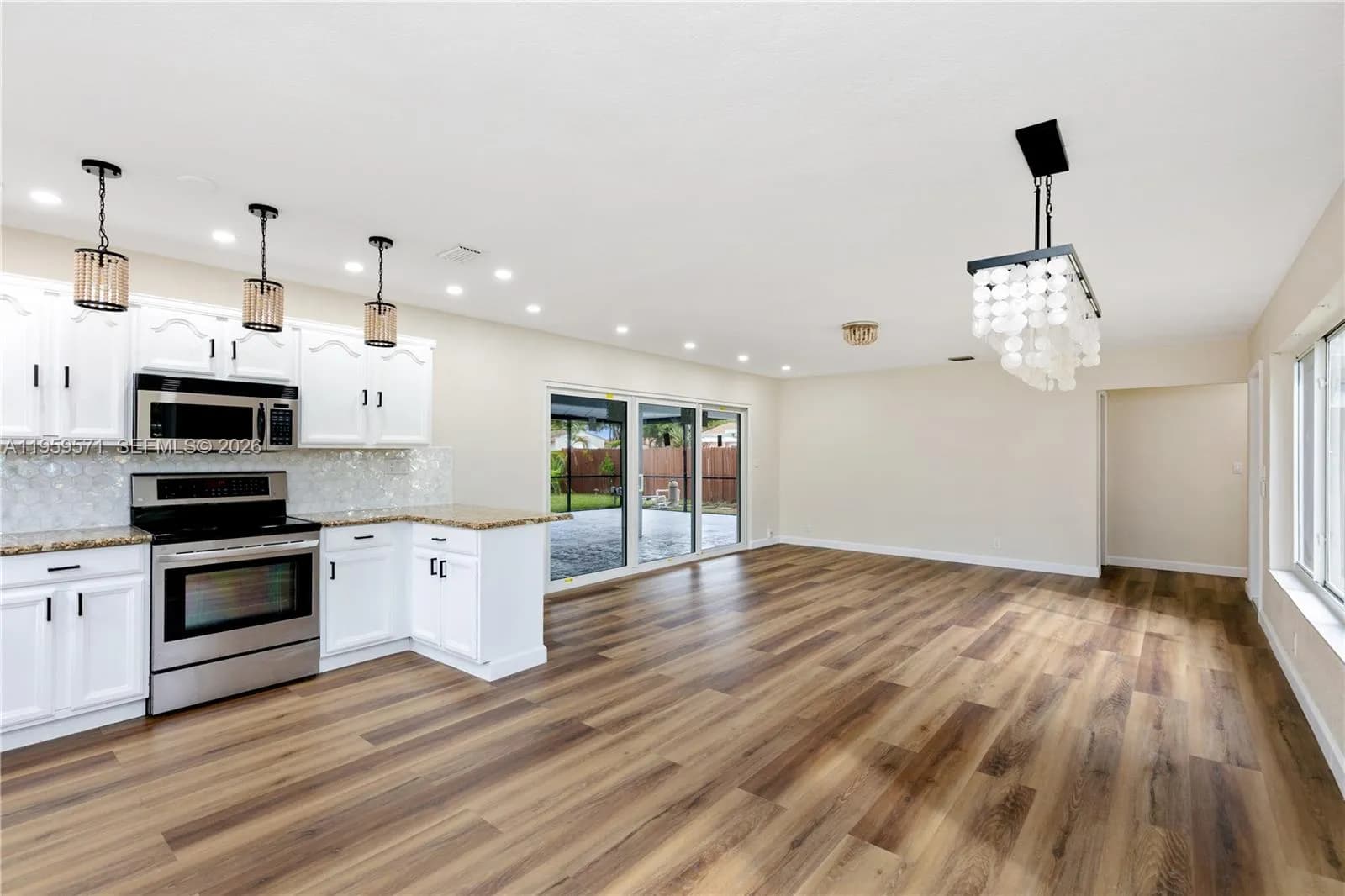 2 bedroom 2 bath for sale at 1507 Harding St, Hollywood FL 33020