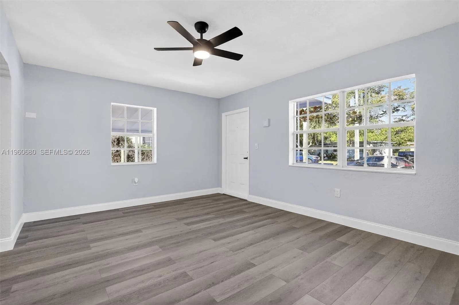 870 NE 144th St, North Miami FL 33161