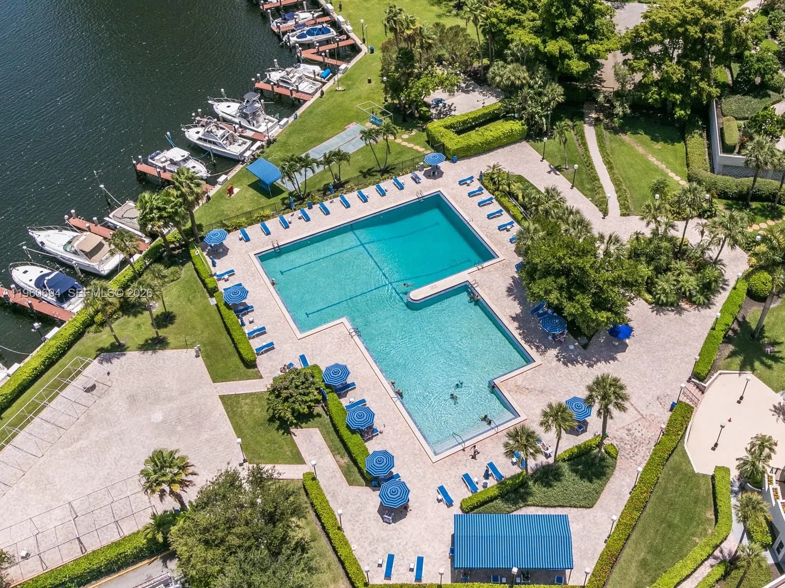 600 Three Islands Blvd # 411, Hallandale Beach FL 33009