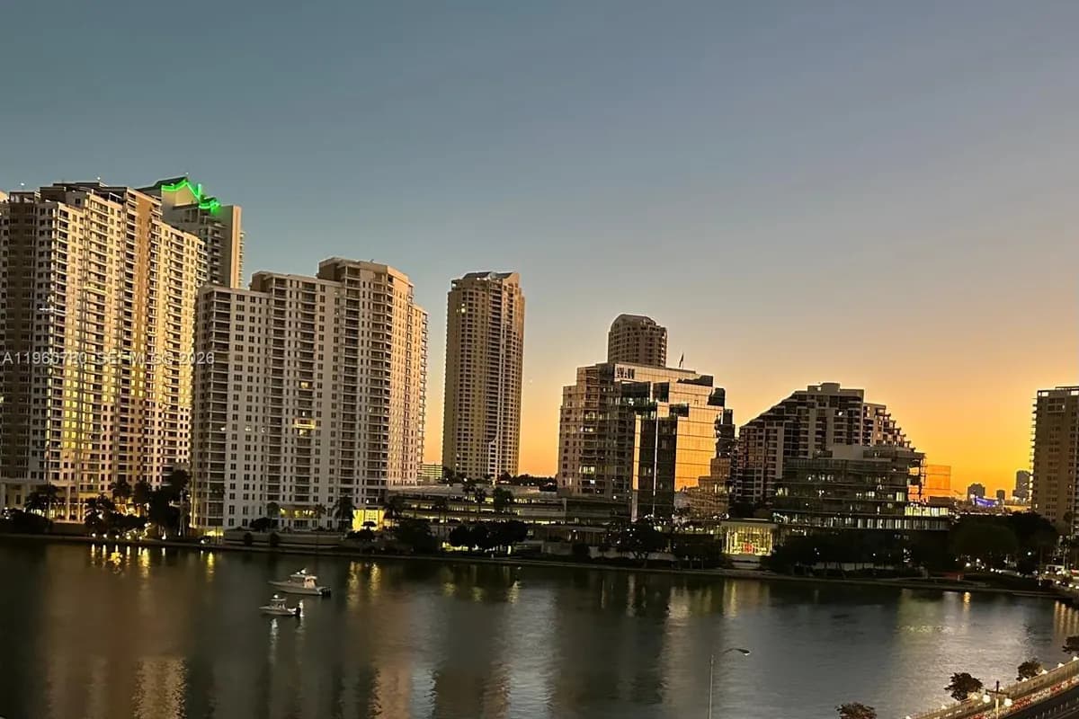 801 Brickell Bay Dr # 761, Miami FL 33131