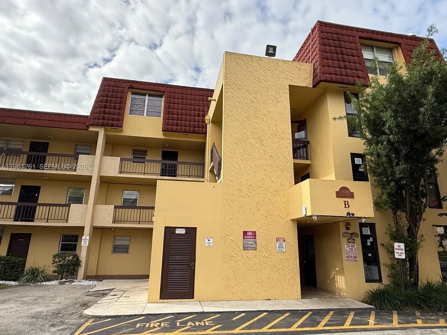 3490 Foxcroft Rd # B208, Miramar FL 33025