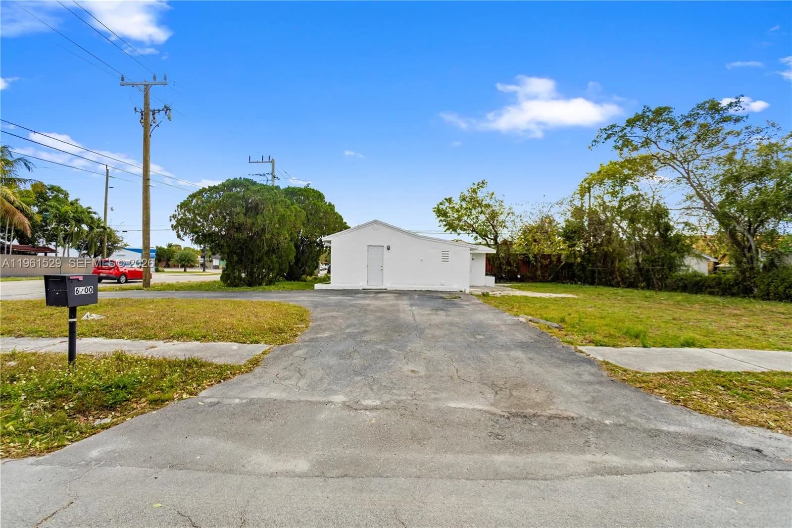 6200 Fletcher St, Hollywood FL 33023