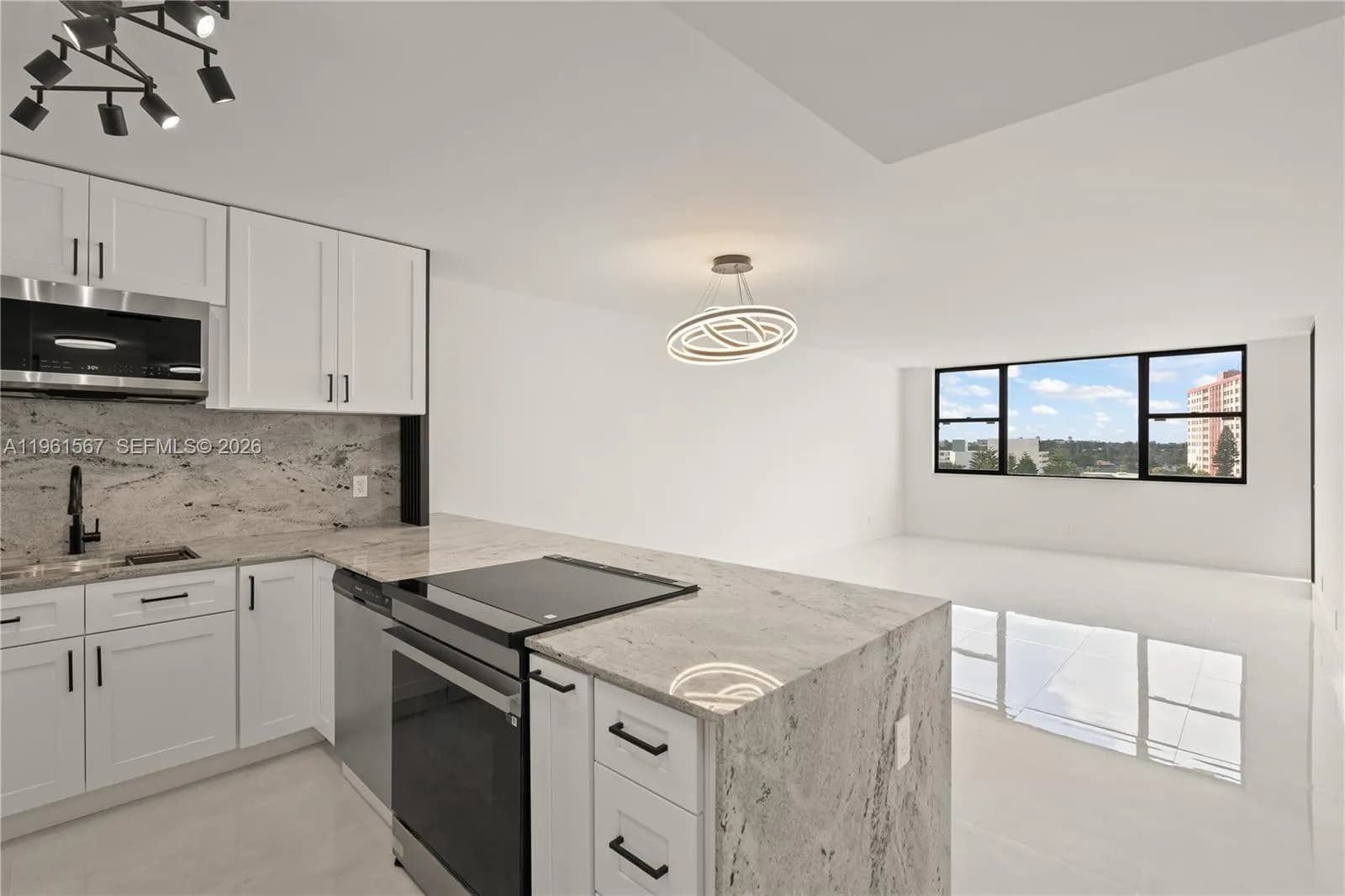 3180 S Ocean Dr # 717, Hallandale Beach FL 33009