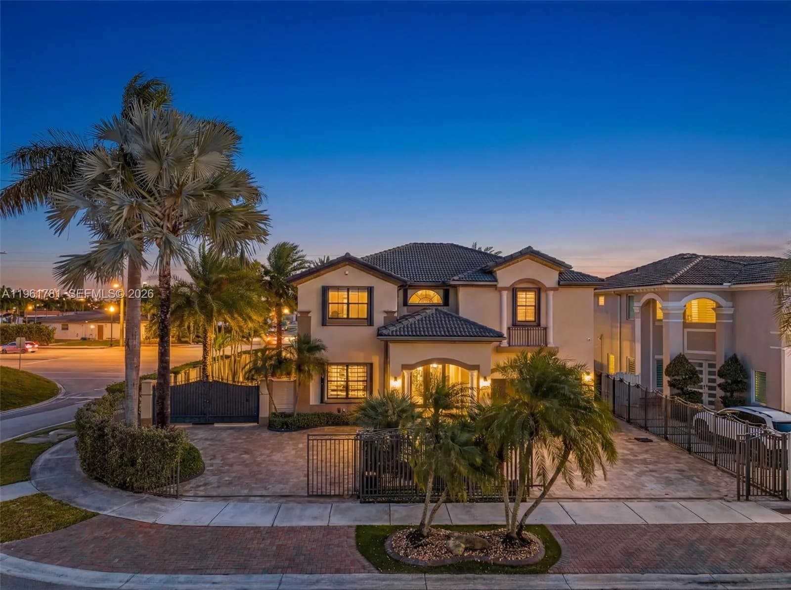 4 bedroom 4 bath for sale at 18091 NW 87th Ct, Hialeah FL 33018