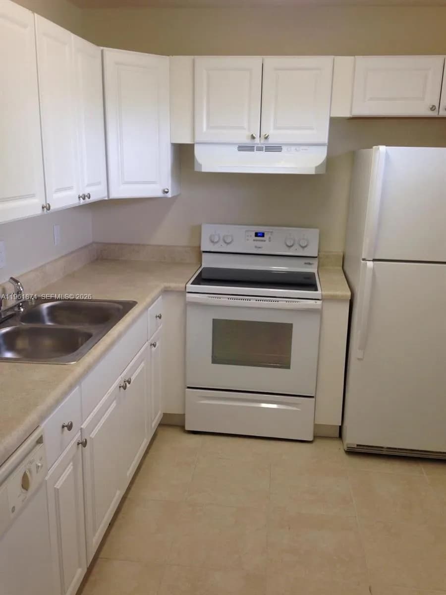 2 bedroom 2 bath for sale at 7561 NW 16th St # 2310, Plantation FL 33313