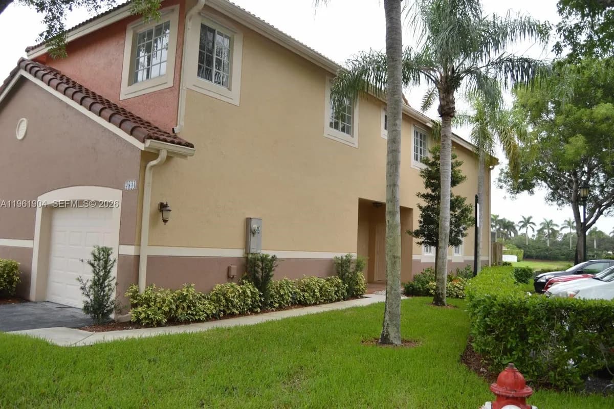 3844 San Simeon Cir, Weston FL 33331