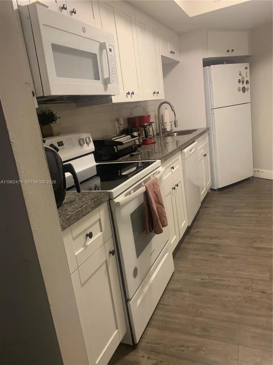 505 Spencer Dr # 101, West Palm Beach FL 33409