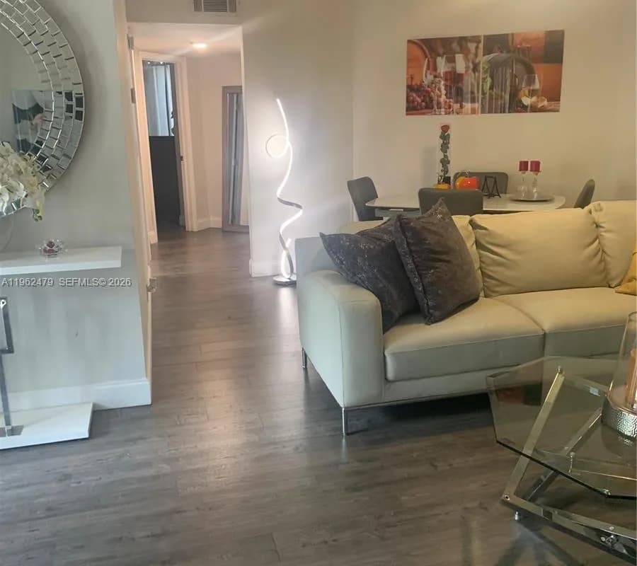 505 Spencer Dr # 101, West Palm Beach FL 33409