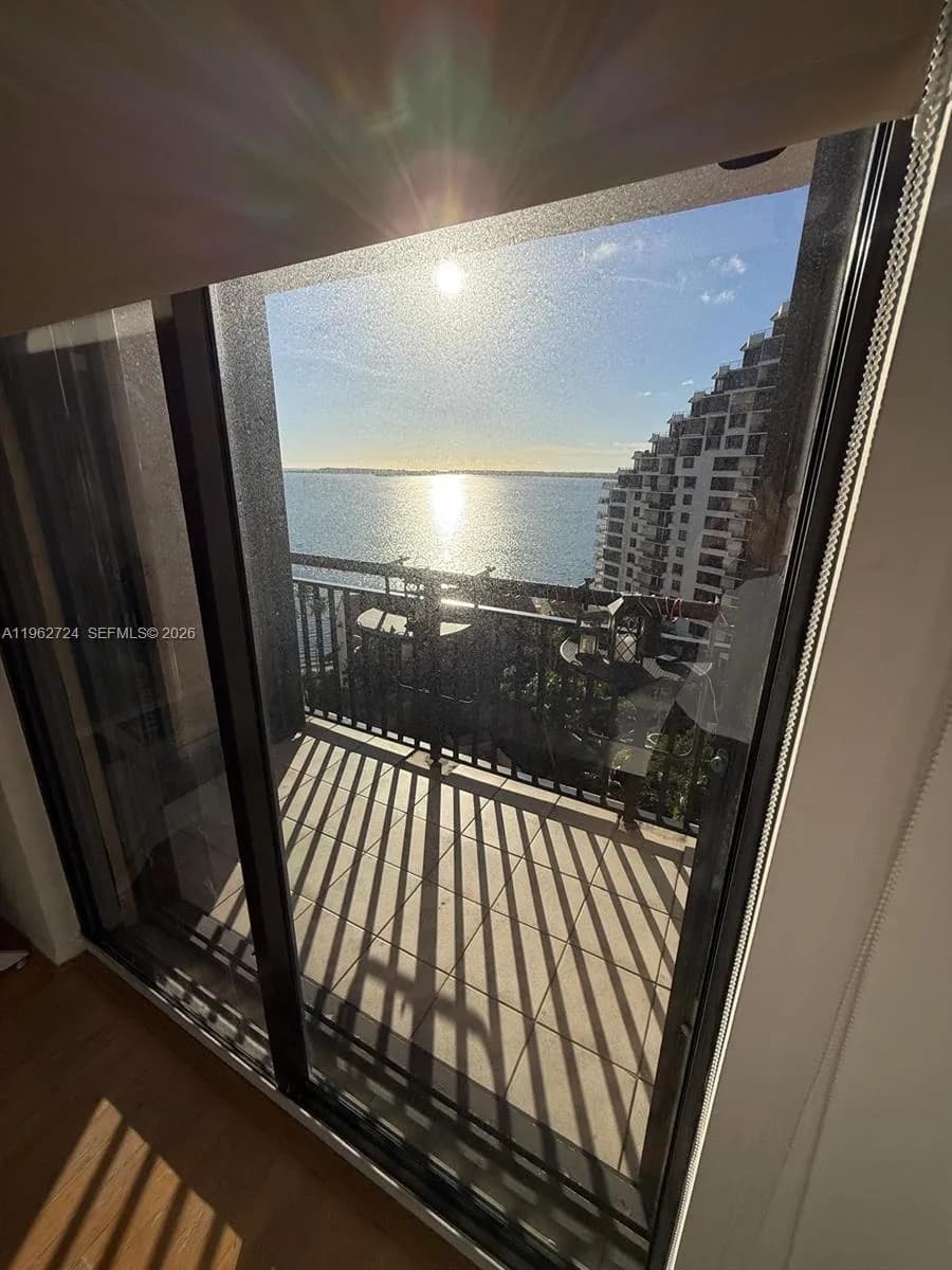 540 Brickell Key Dr # 1505, Miami FL 33131