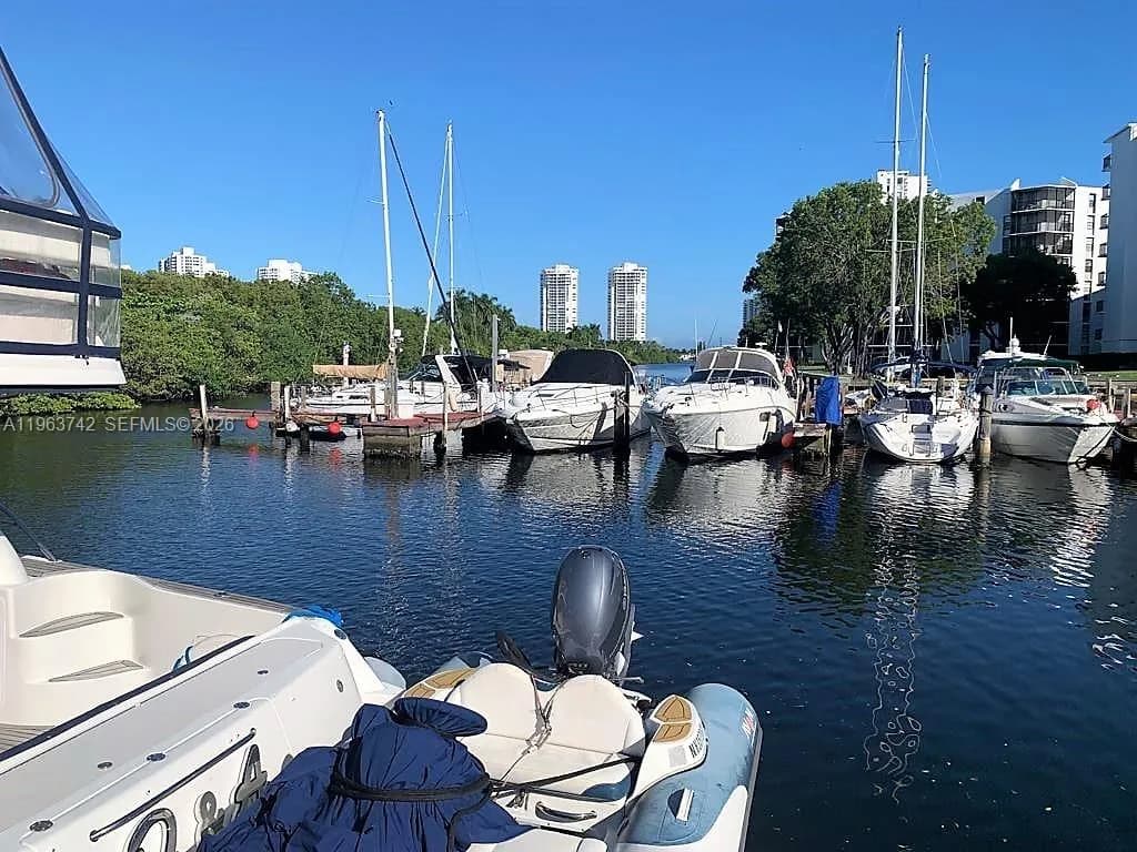 3375 N Country Club Dr Slip 5, Aventura FL 33180