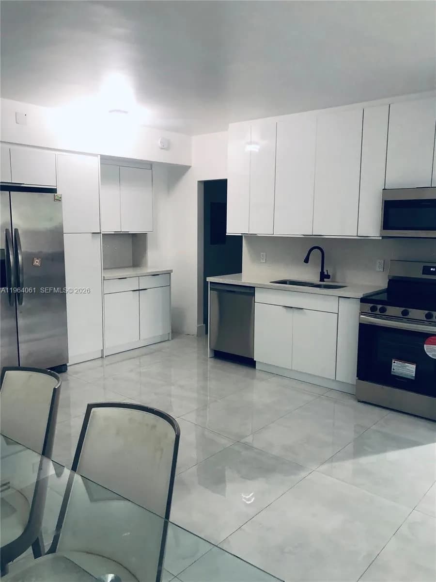 10185 Collins Ave # 209, Bal Harbour FL 33154