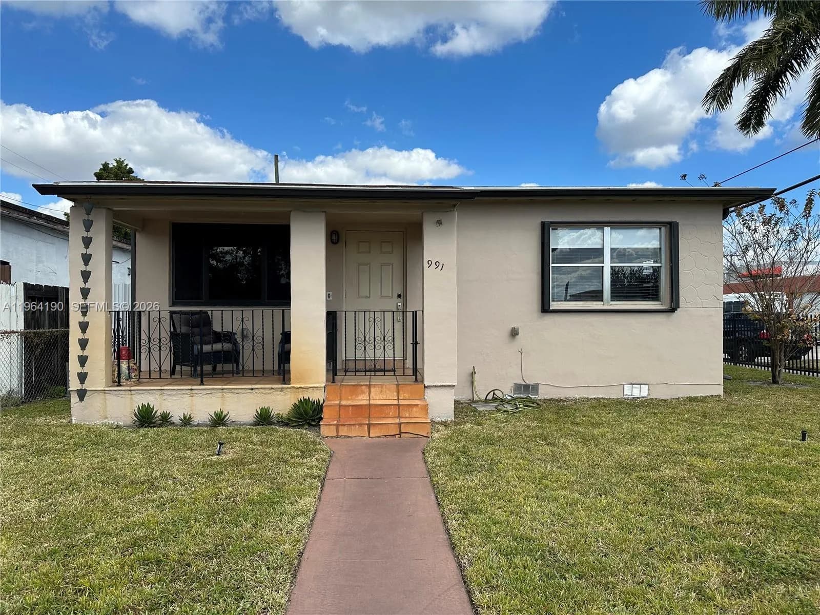 991 E 47th St, Hialeah FL 33013