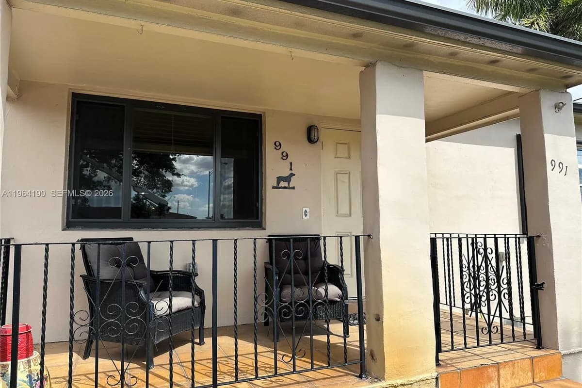 991 E 47th St, Hialeah FL 33013