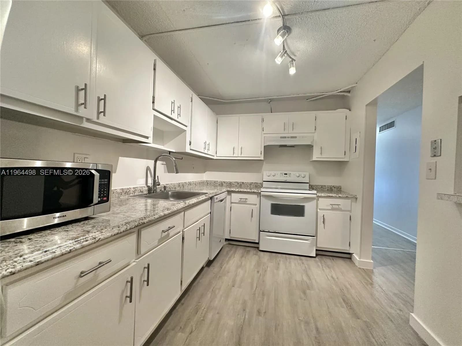 1470 NE 125th Ter # 210, North Miami FL 33161