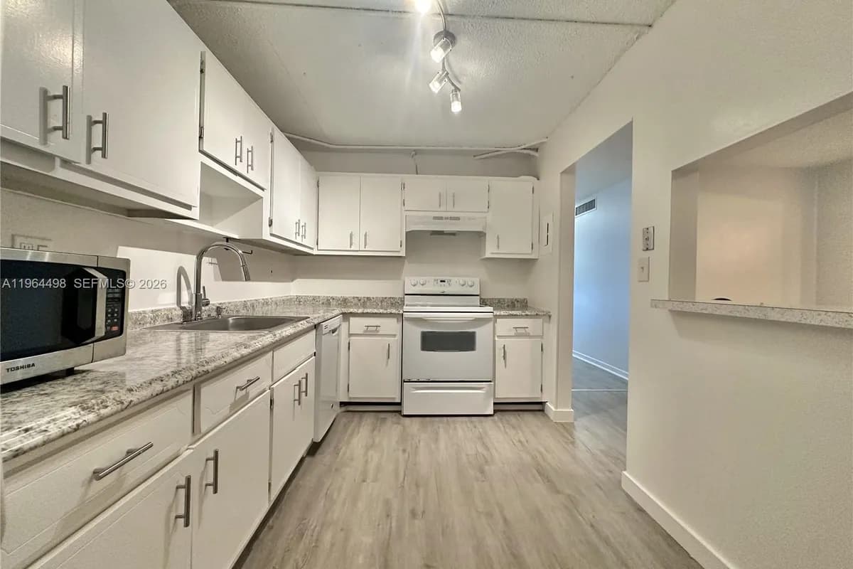 1470 NE 125th Ter # 210, North Miami FL 33161